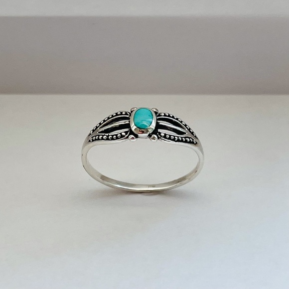 Sterling silver dainty turquoise ring - Picture 4 of 9